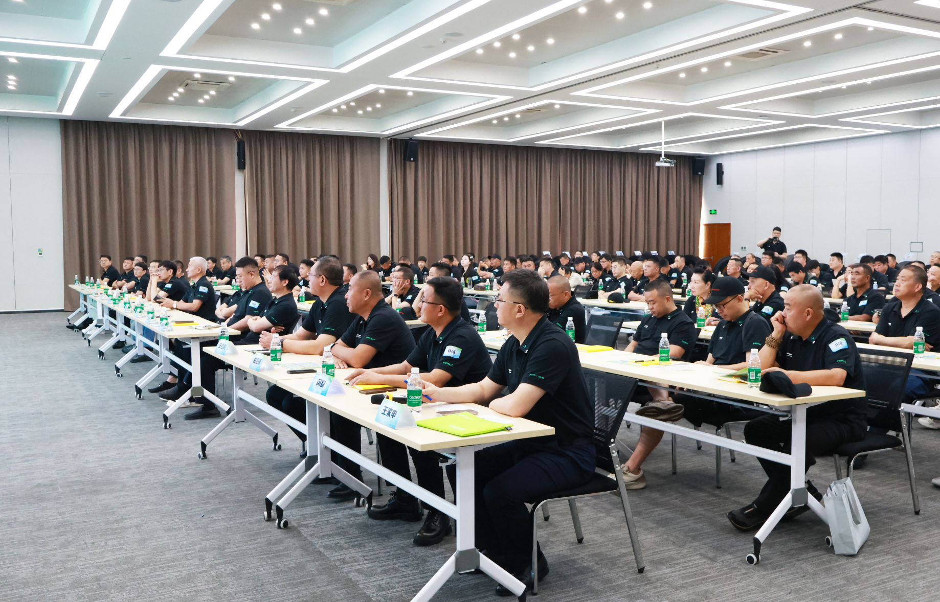 南宫ng娱乐明星产品品鉴会（荣成站）顺利召开