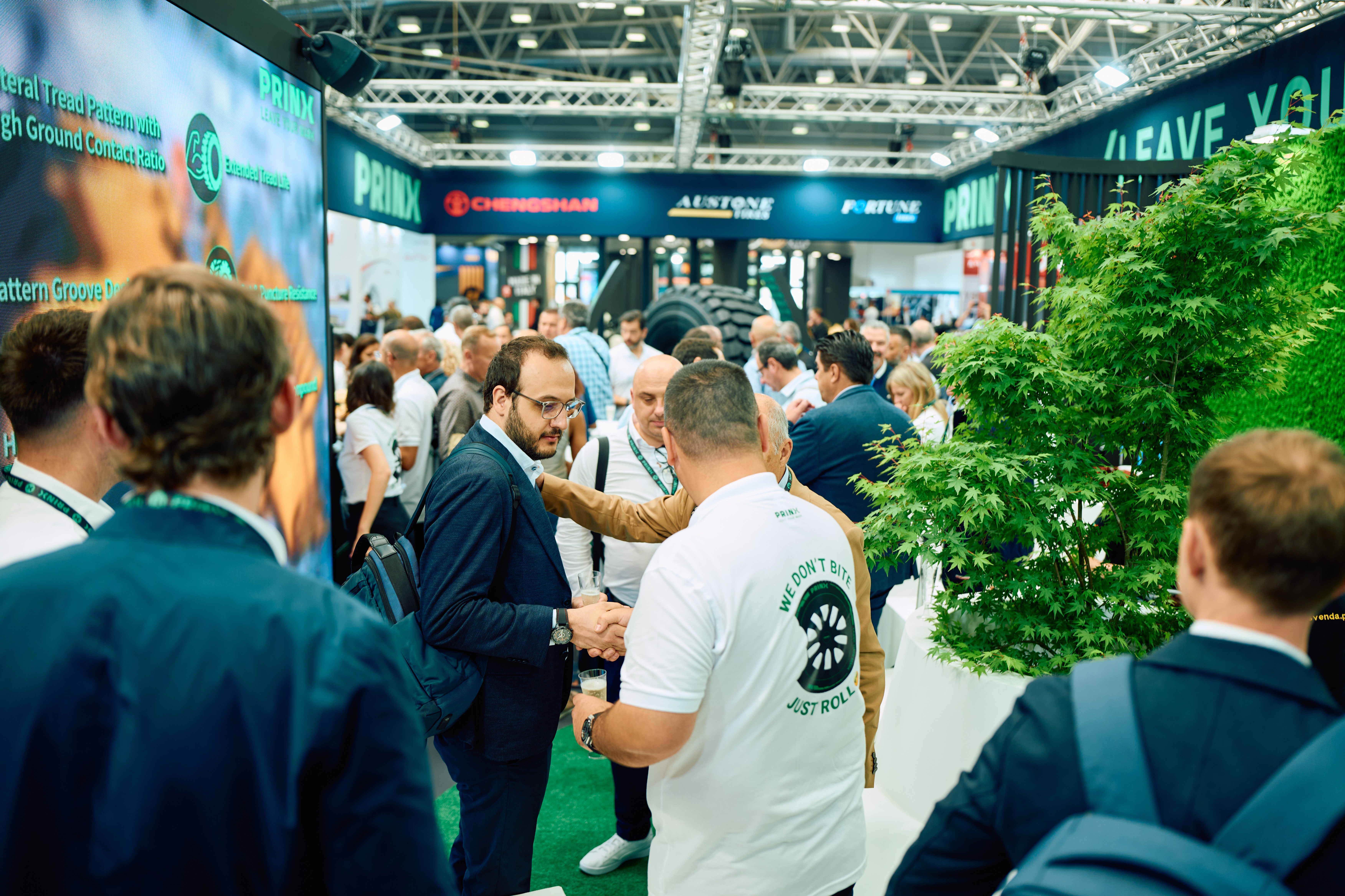 南宫ng娱乐亮相意大利博洛尼亚汽配展，多款新品齐登场