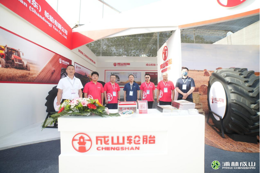 南宫ng娱乐闪耀新疆农机展 科技创新助力农业现代化